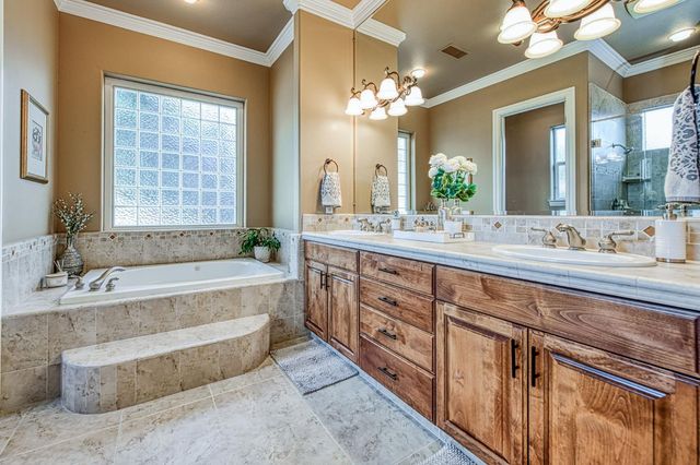 2222 E Hogan Avenue, Fresno, CA 93730