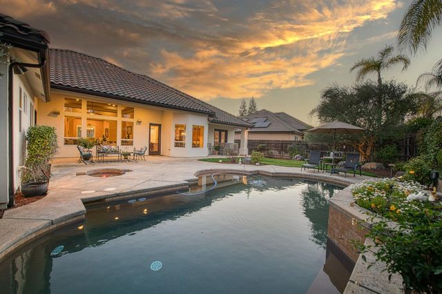 2222 E Hogan Avenue, Fresno, CA 93730