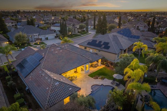 2222 E Hogan Avenue, Fresno, CA 93730