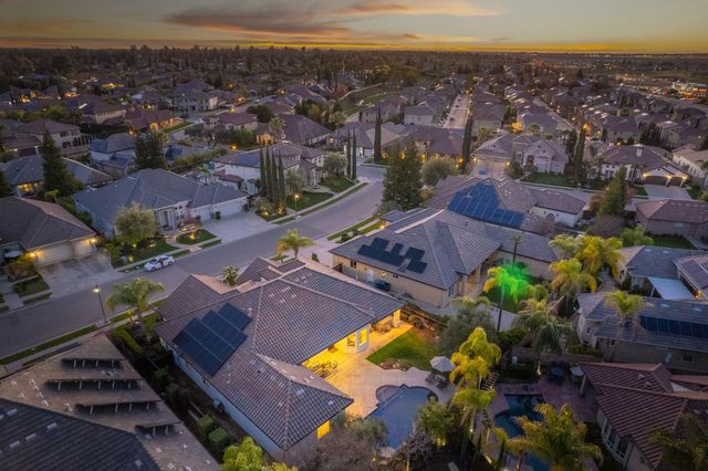 2222 E Hogan Avenue, Fresno, CA 93730