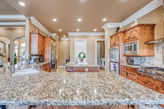 2222 E Hogan Avenue, Fresno, CA 93730