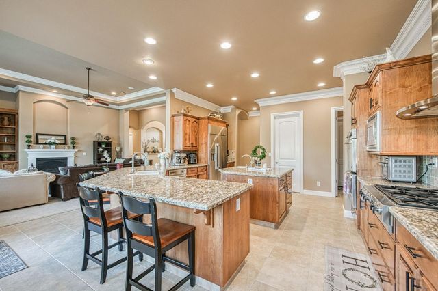 2222 E Hogan Avenue, Fresno, CA 93730