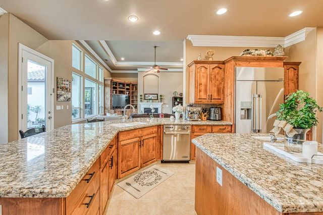 2222 E Hogan Avenue, Fresno, CA 93730