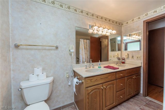 2207 Jacqueline Drive, Parma, OH 44134