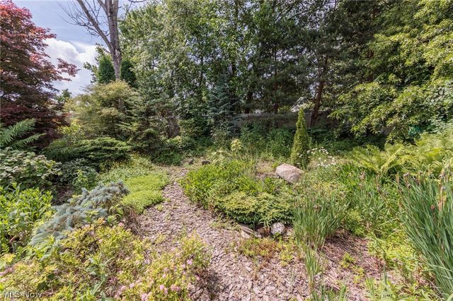 2207 Jacqueline Drive, Parma, OH 44134