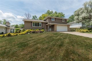 2207 Jacqueline Drive, Parma, OH 44134