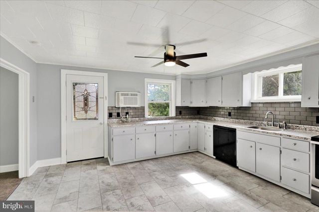 4114 SEFRANKA RD, Temple, PA 19560
