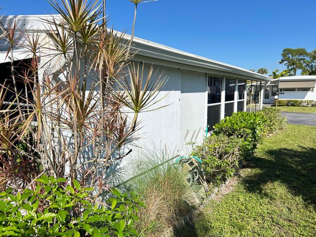 425 Bougainvilla Drive, Deerfield Beach, FL 33442