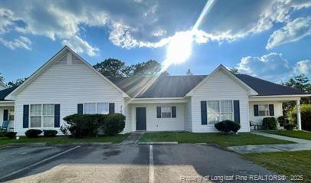 4744 Banks Court, Hope Mills, NC 28348