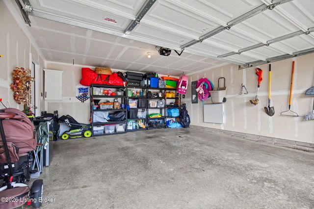3857 Scarlet Oak Ln, La Grange, KY 40031