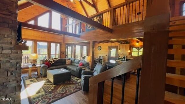 710 Village Loop Road, Gatlinburg, TN 37738