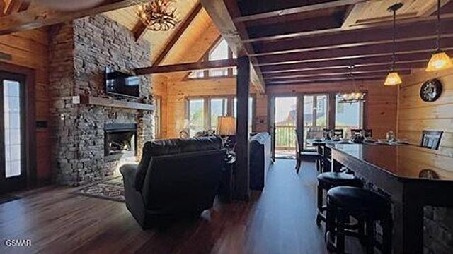 710 Village Loop Road, Gatlinburg, TN 37738