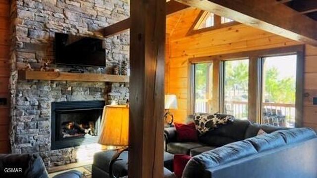 710 Village Loop Road, Gatlinburg, TN 37738