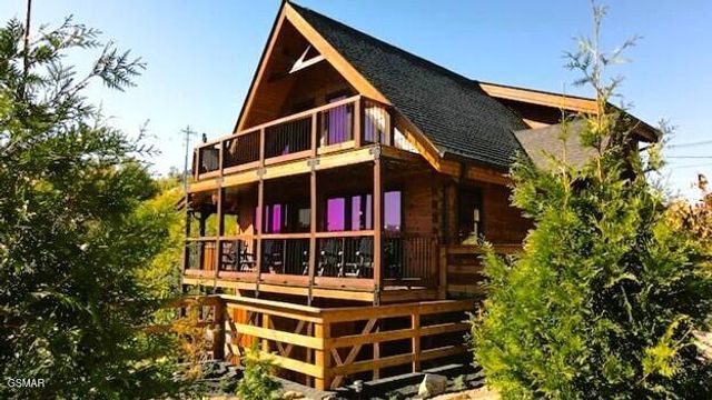 710 Village Loop Road, Gatlinburg, TN 37738