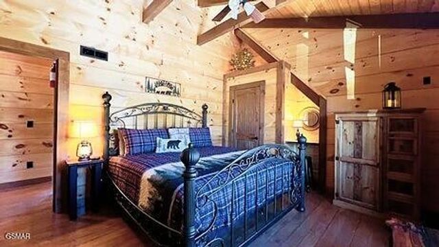 710 Village Loop Road, Gatlinburg, TN 37738