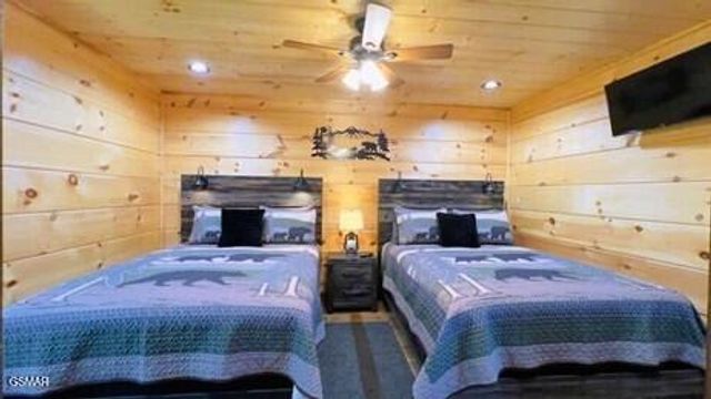 710 Village Loop Road, Gatlinburg, TN 37738