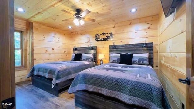 710 Village Loop Road, Gatlinburg, TN 37738