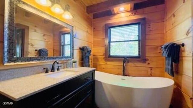 710 Village Loop Road, Gatlinburg, TN 37738