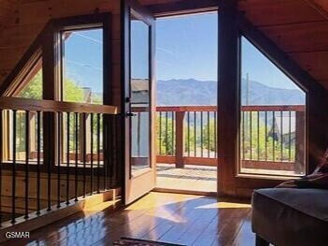 710 Village Loop Road, Gatlinburg, TN 37738
