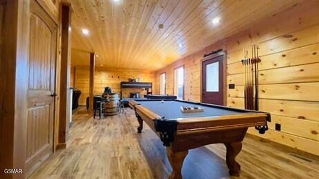 710 Village Loop Road, Gatlinburg, TN 37738