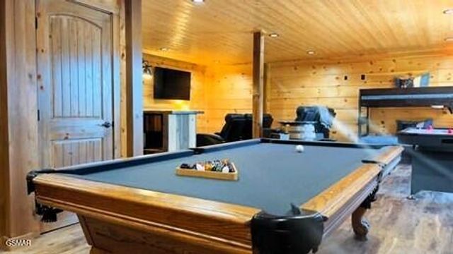 710 Village Loop Road, Gatlinburg, TN 37738