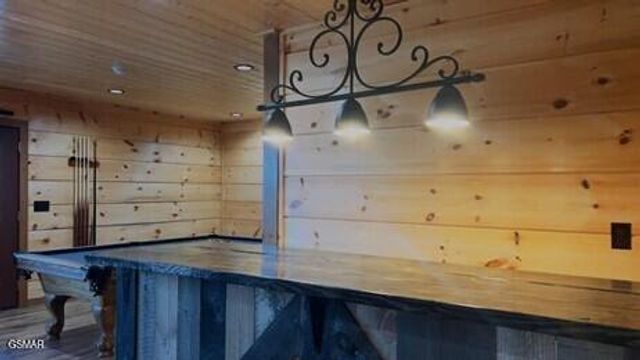 710 Village Loop Road, Gatlinburg, TN 37738