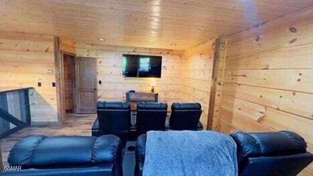 710 Village Loop Road, Gatlinburg, TN 37738