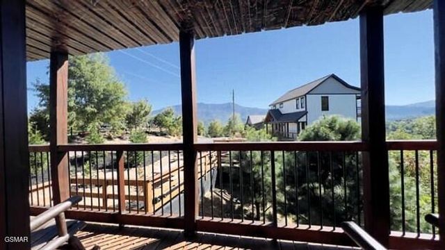 710 Village Loop Road, Gatlinburg, TN 37738