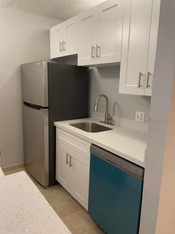 8 Crossings Circle A, Boynton Beach, FL 33435