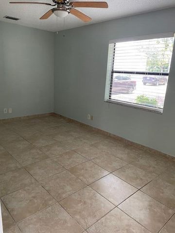 8 Crossings Circle A, Boynton Beach, FL 33435