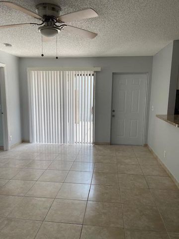 8 Crossings Circle A, Boynton Beach, FL 33435