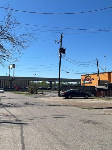208 Oddo Street, Houston, TX 77022