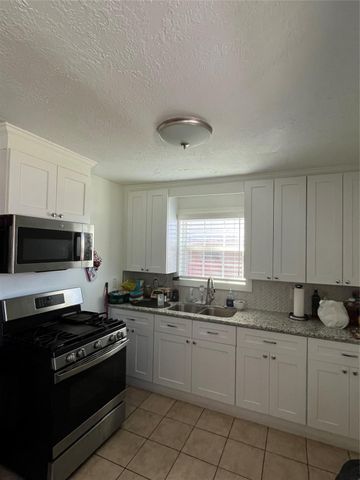 208 Oddo Street, Houston, TX 77022