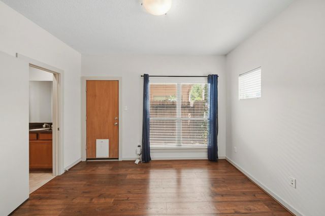 4036 Center Street, Houston, TX 77007