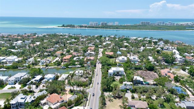 428 SIESTA DRIVE, Sarasota, FL 34242