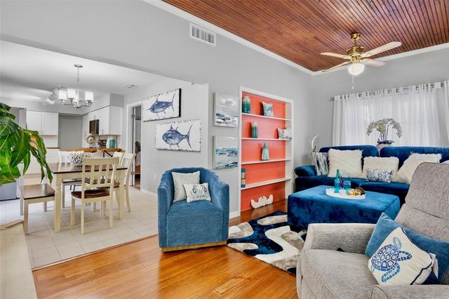 428 SIESTA DRIVE, Sarasota, FL 34242