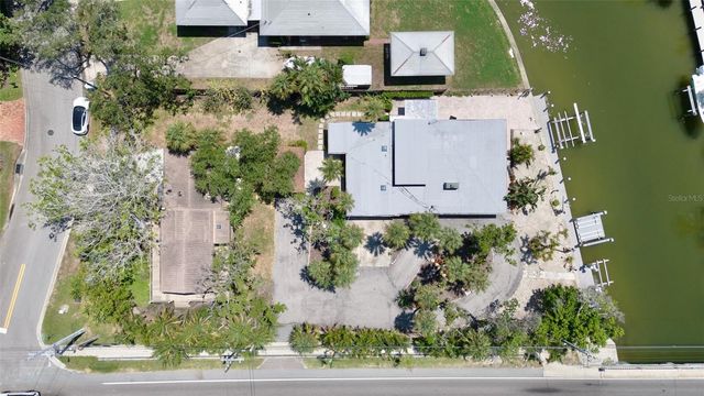 428 SIESTA DRIVE, Sarasota, FL 34242