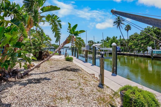 428 SIESTA DRIVE, Sarasota, FL 34242