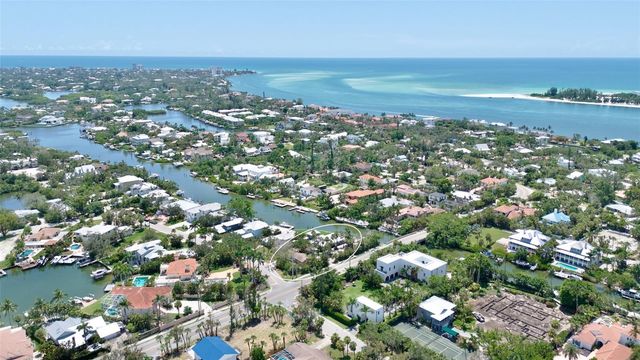 428 SIESTA DRIVE, Sarasota, FL 34242