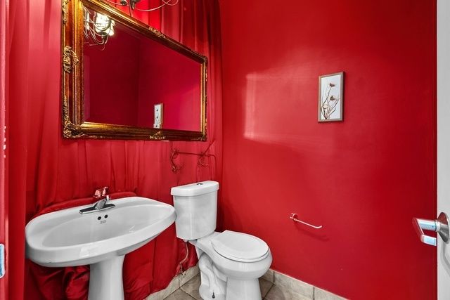 1716 E 54TH Street F, Chicago, IL 60615