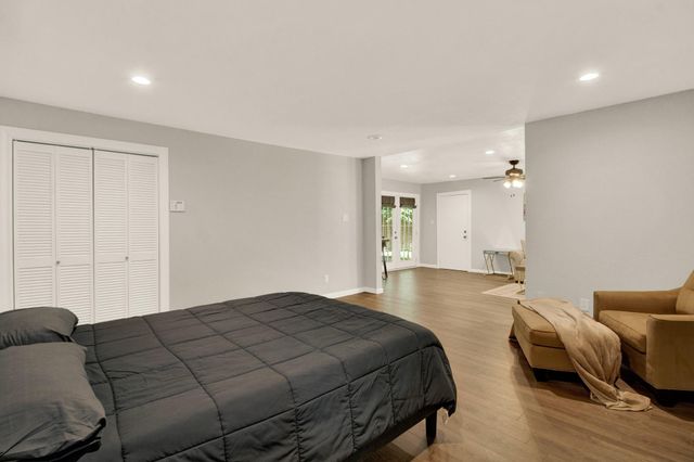 9710 Bob White Drive, Houston, TX 77096