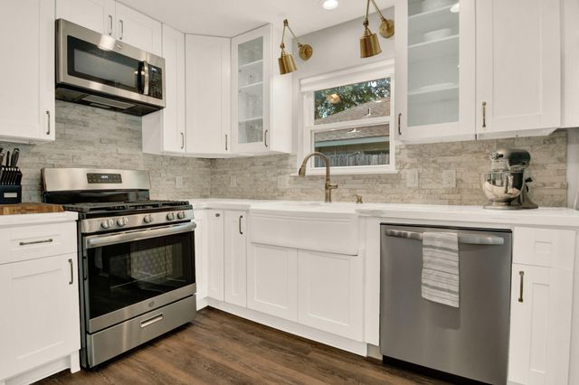 9710 Bob White Drive, Houston, TX 77096