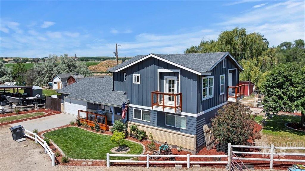 15916 Hill Top Cir, Wilder, ID 83676