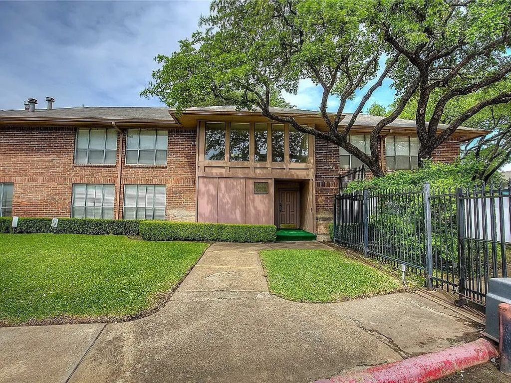 10552 High Hollows Drive 136, Dallas, TX 75230