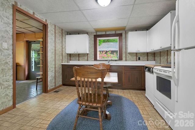 520 Blythe Road, Pisgah Forest, NC 28768