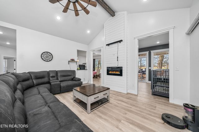 242 Grace Drive Drive, Sparta, TN 38583