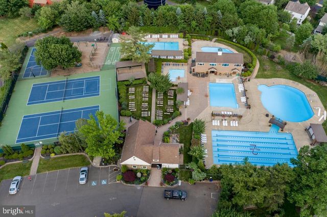 16-B RUNNEMEDE, New Hope, PA 18938