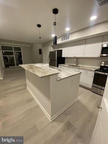 16-B RUNNEMEDE, New Hope, PA 18938