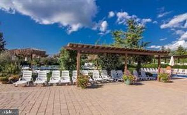 16-B RUNNEMEDE, New Hope, PA 18938