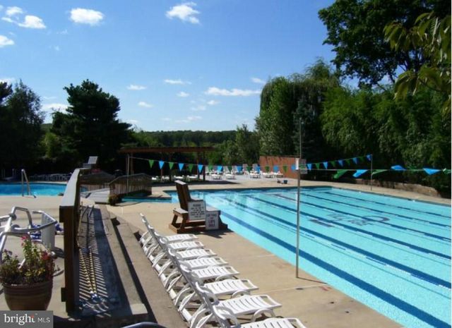 16-B RUNNEMEDE, New Hope, PA 18938